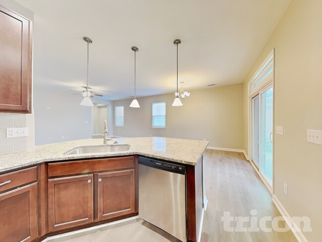 Building Photo - 932 Avondale Dr