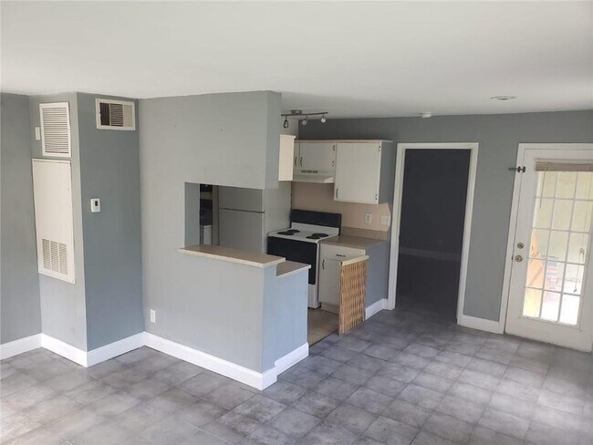 Foto del edificio - 8761 NW 39th St