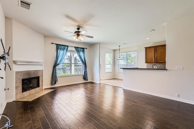 Foto del edificio - 3423 Shiraz Loop