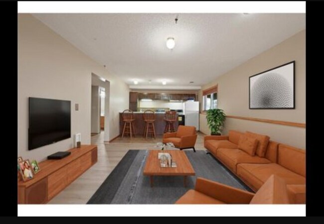 Foto del edificio - 1707 Hallmark Ave N