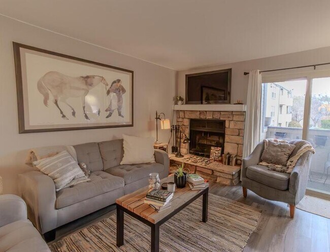 Foto del edificio - 16103 E Alaska Pl