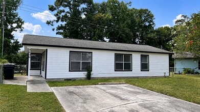 Building Photo - 9406 Alcala