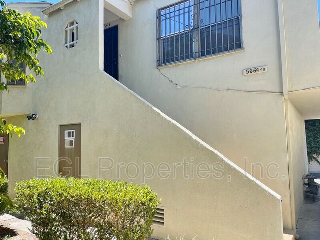 Building Photo - 5664 1/2 San Vicente Blvd