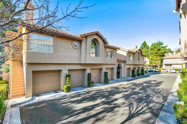 Building Photo - 44 Waxwing Ln