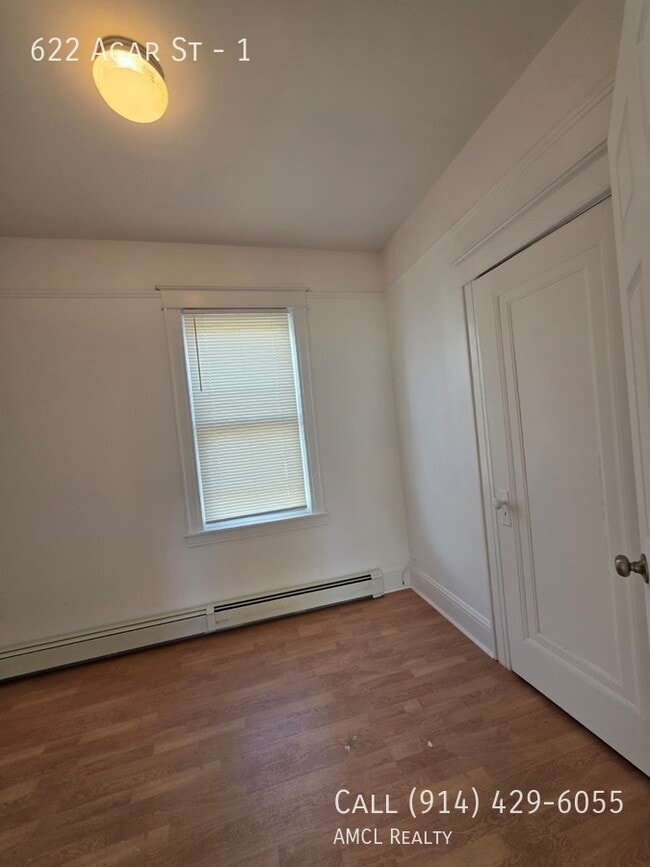 Building Photo - 622 Agar St