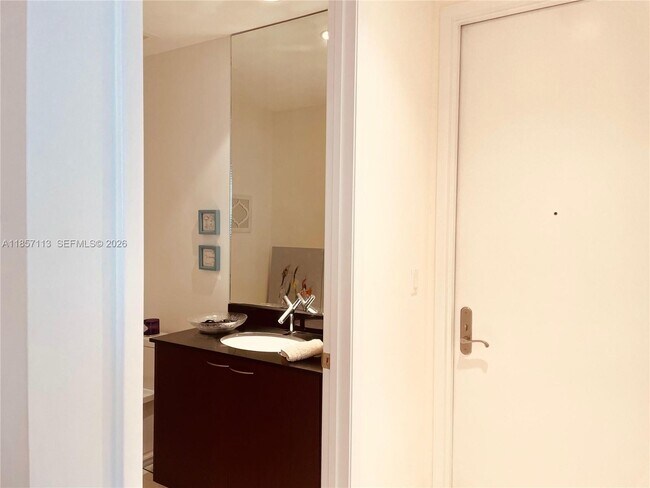 Building Photo - 16001 Collins Ave