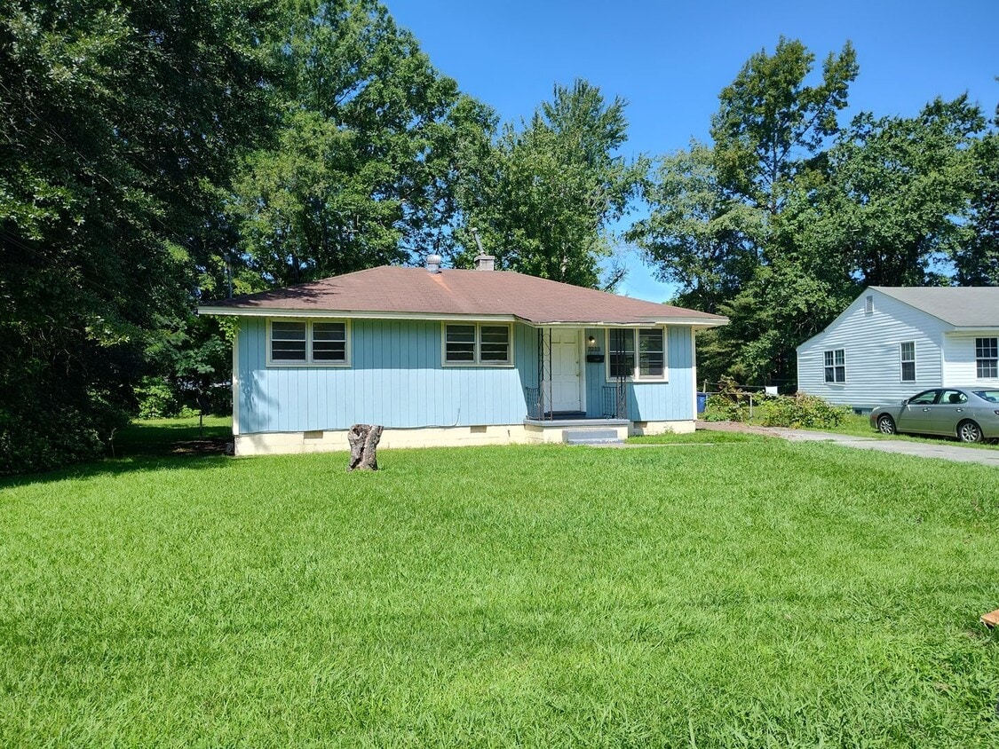 Primary Photo - 2222 Briarfield Rd