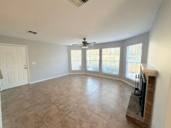 Foto del edificio - 2 bedroom 2 bath 1st floor condo in the Hidden Village Condos of Lake Mary