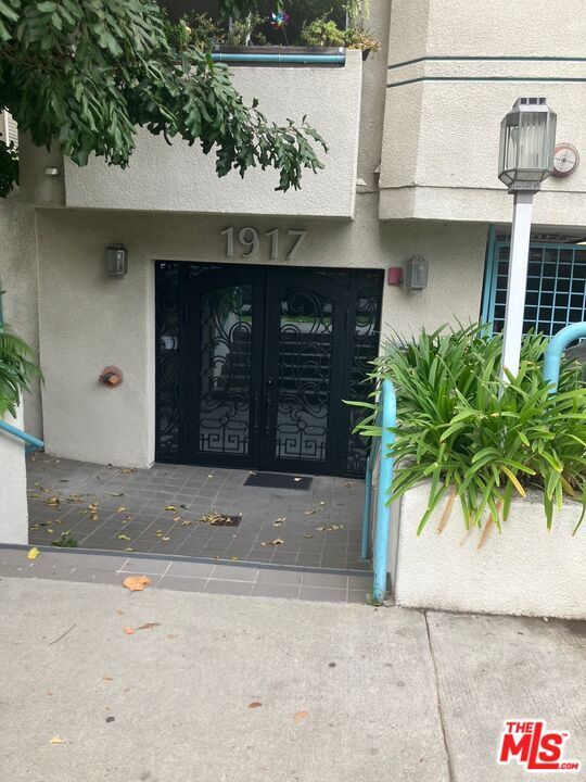 Building Photo - 1917 Glendon Ave