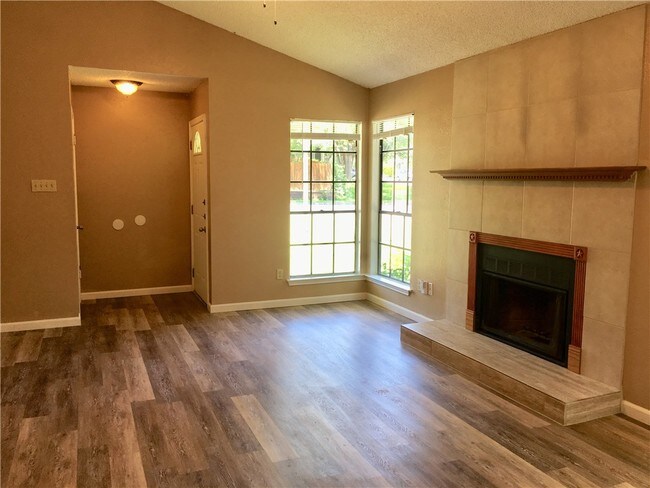 Foto del edificio - 8411 Palace Pkwy