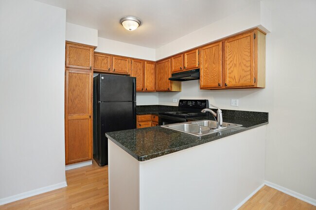 Kitchen - 1504 W Jefferson Ave
