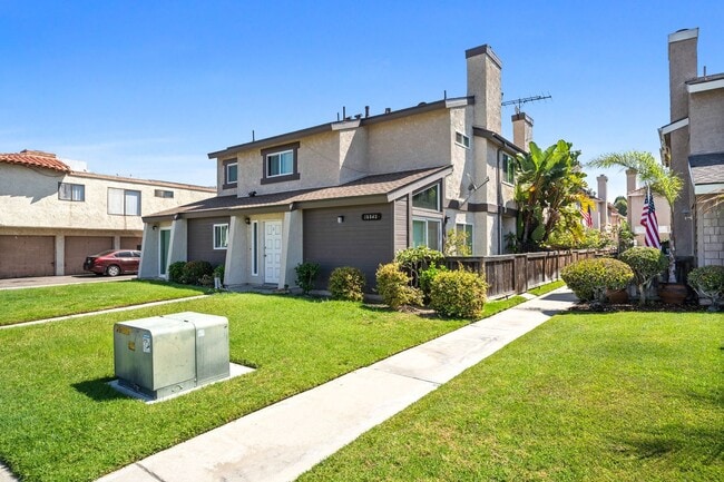 Photo - 18842 Smokewood Cir Townhome