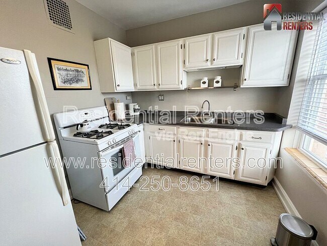 Foto del edificio - 1028 E Juneau Ave