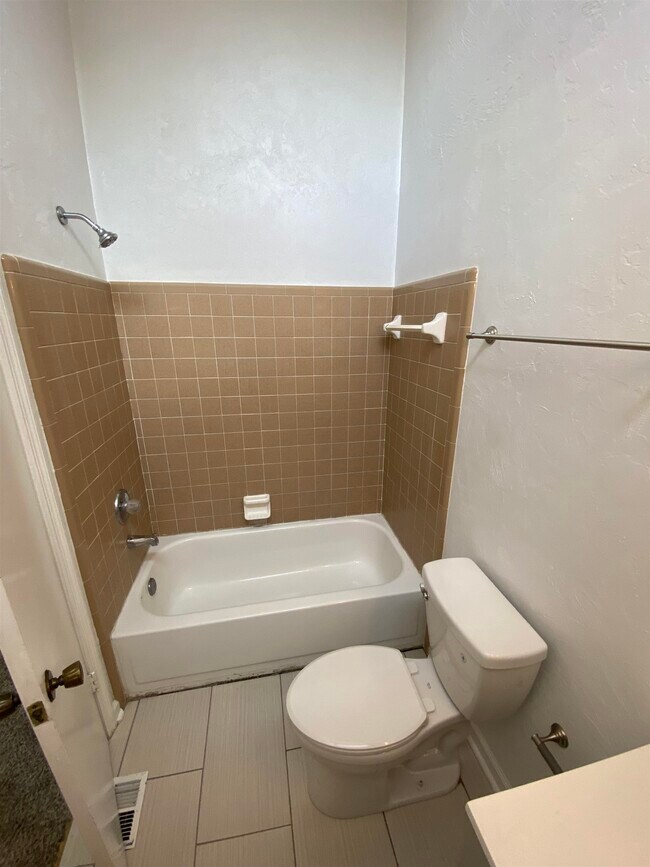 Foto del edificio - 1242 High Rd