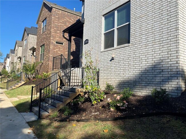 Foto del edificio - 2375 E Amherst Aly