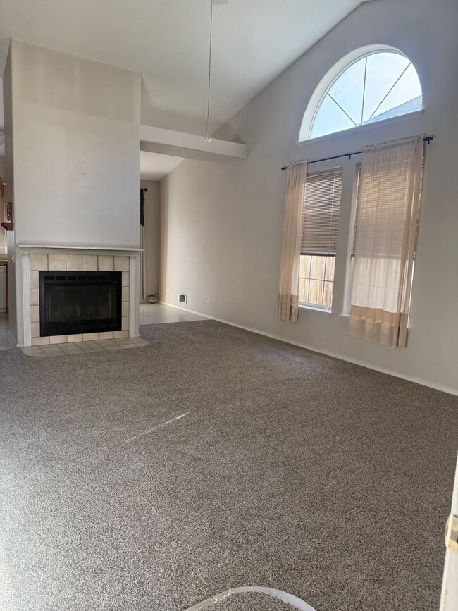 Building Photo - 929 Seagate St