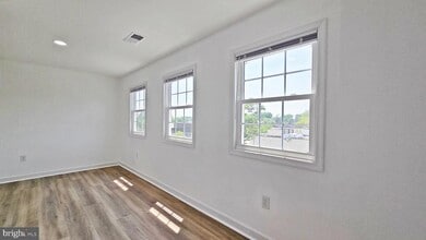 Building Photo - 1712 Mt Vernon Ave