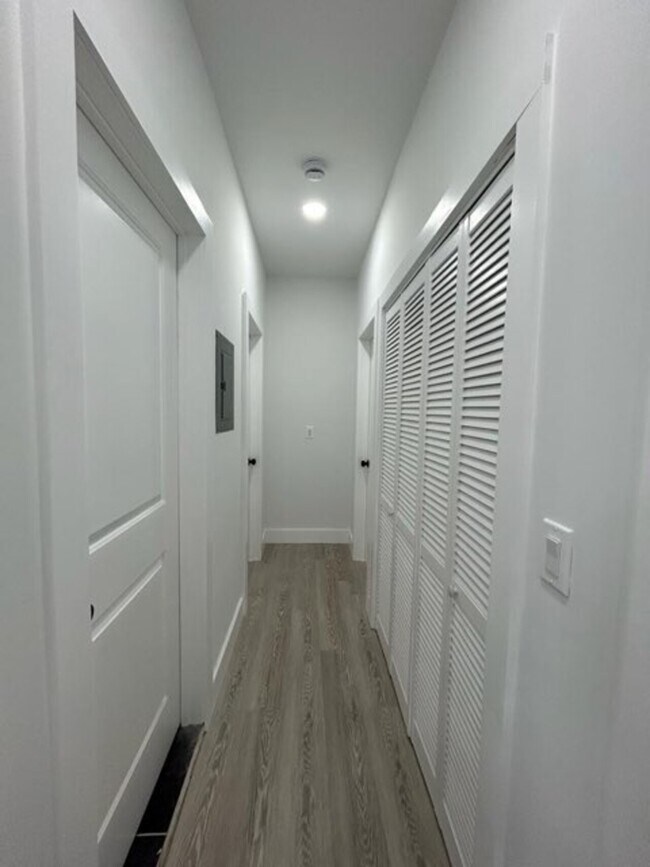 Foto del edificio - 348 Carnegie Place