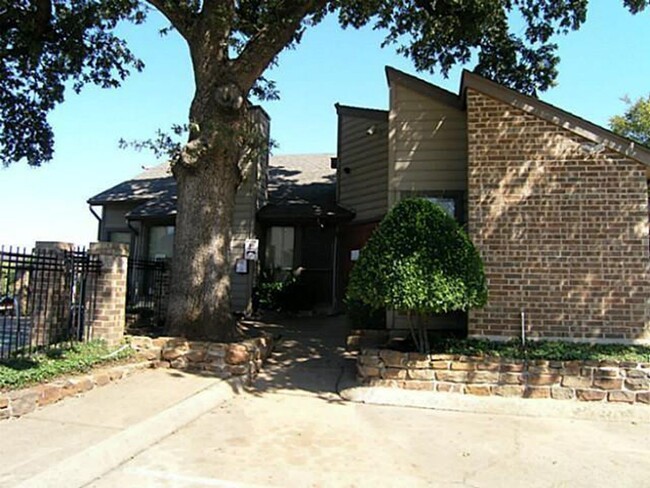 Building Photo - 1614 Pecan Chase Cir