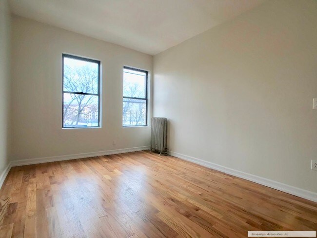 Building Photo - 520 W 136th St