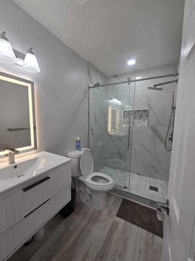 Photo - 9527 18th Bay St House