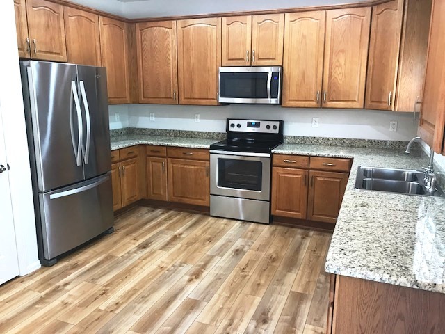Building Photo - Immaculate Superior home