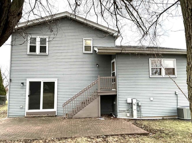 Building Photo - 3248 N Newcastle Ave