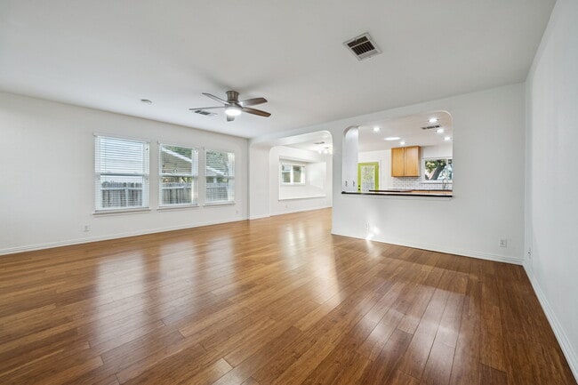 Building Photo - 4308 Dos Cabezas Dr