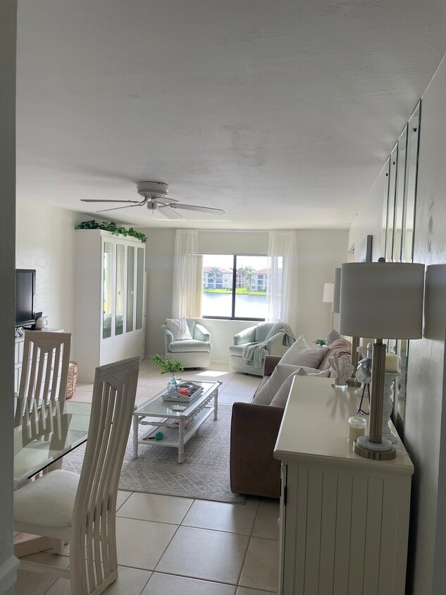 Primary Photo - 11220 Caravel Cir