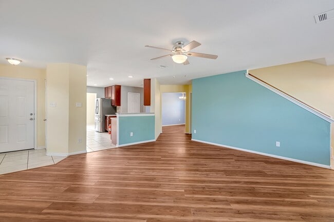 Foto del edificio - 16707 Lark Bunting Ln