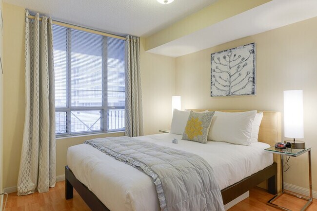 Building Photo - 28 Nelson St