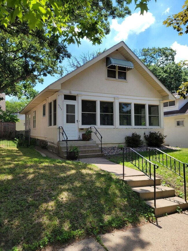 3733 DuPont Ave S, Minneapolis, MN 55409 Townhome Rentals in