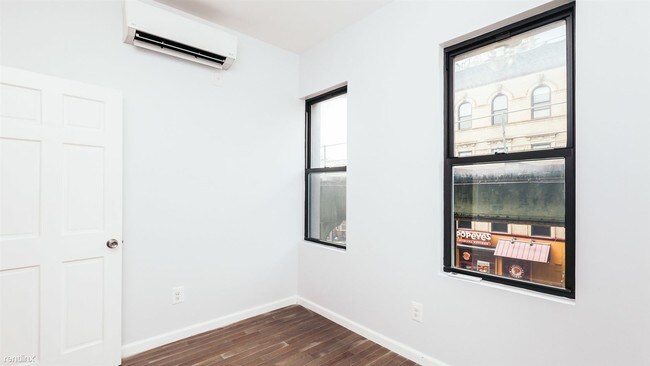 Building Photo - 1444 Myrtle Ave