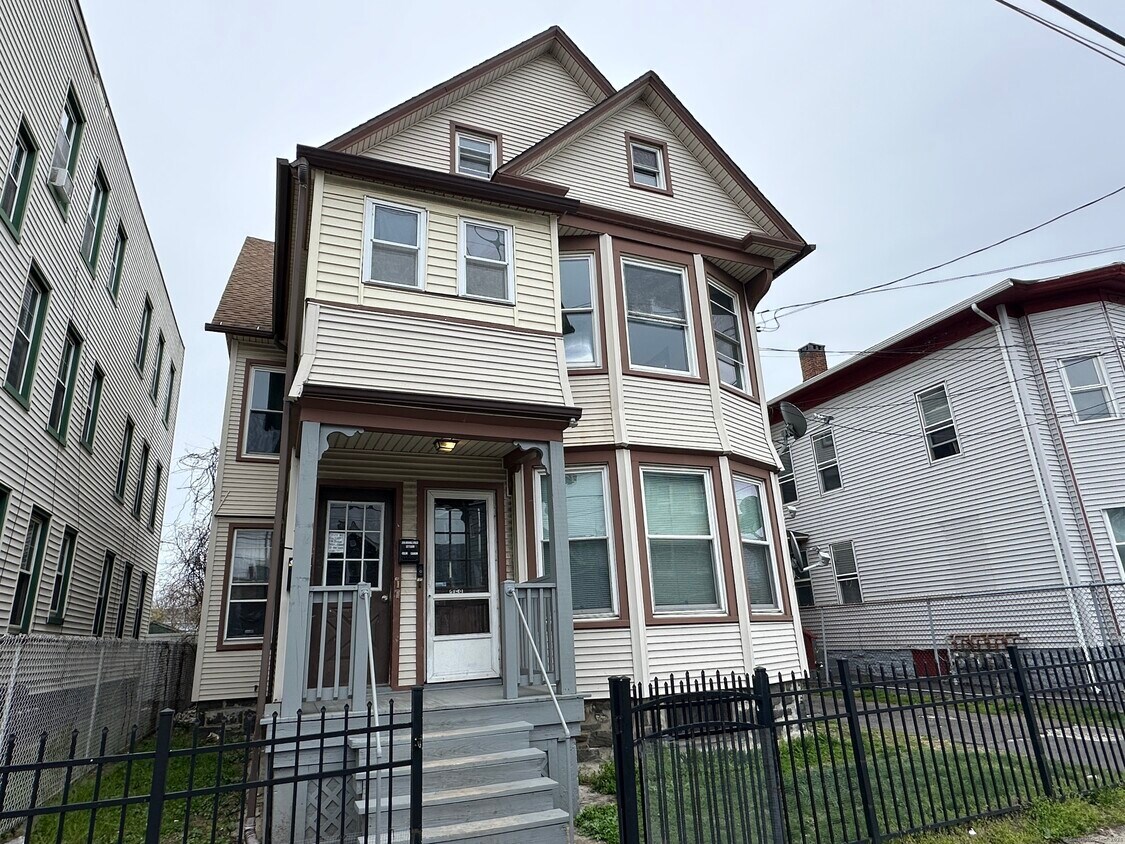 Primary Photo - 258 Brooks St