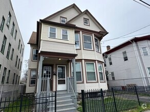 Building Photo - 258 Brooks St