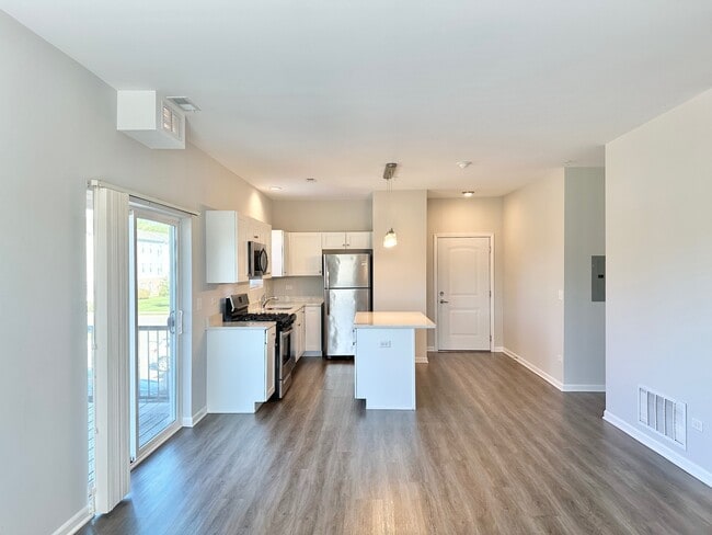 Building Photo - 855 E Main St