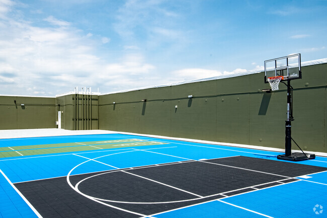 Rooftop Sports Area - The Edge at Conservancy Commons