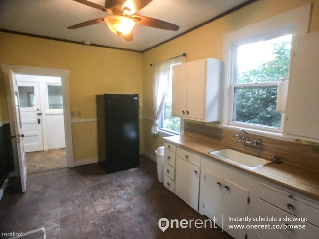 Foto del edificio - 2623 SW Yancy St