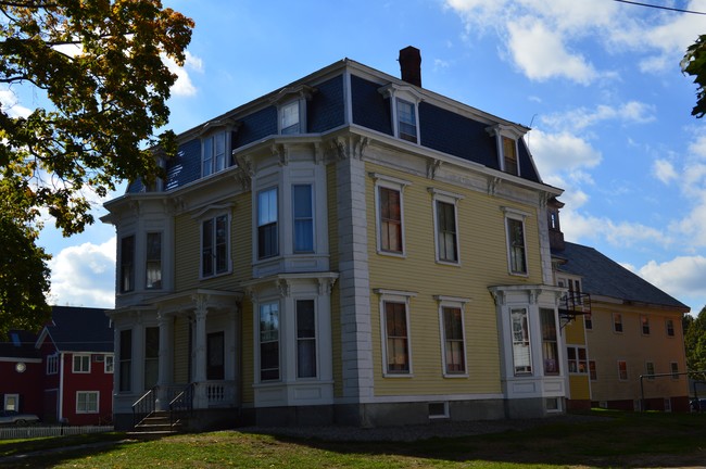 Building Photo - 130 Main St