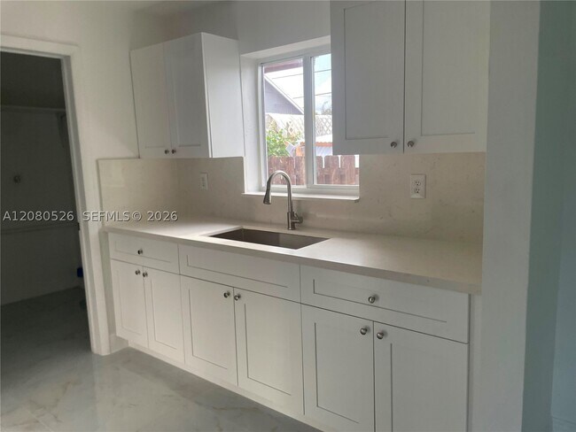 Foto del edificio - 5929 Pierce St