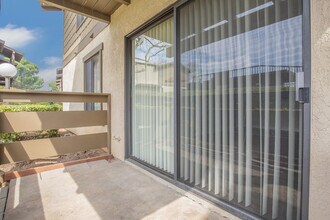 Building Photo - Raintree Apartment Homes