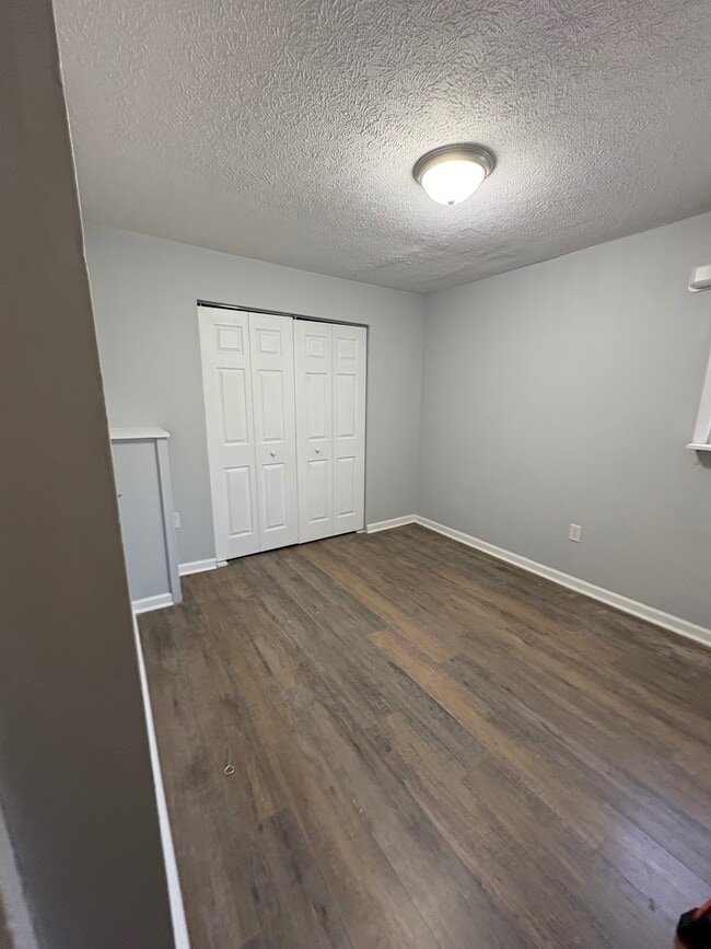 Bedroom - 424 W Washington St
