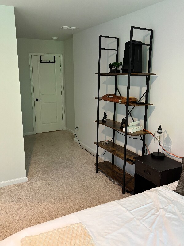 Building Photo - 125 E Sunrise Ln