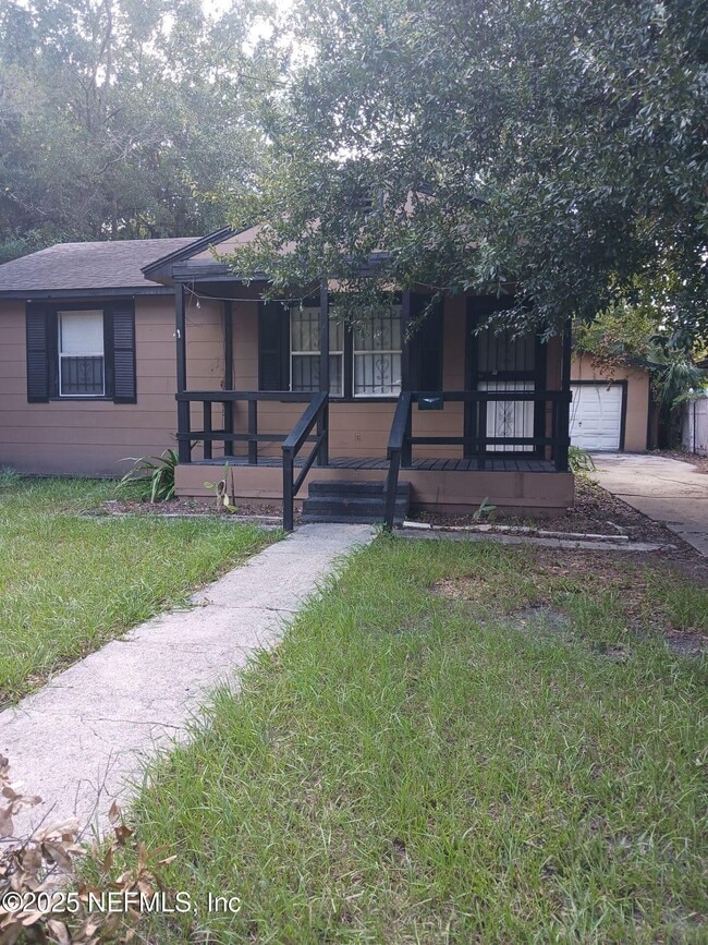 Building Photo - 2124 Danese St