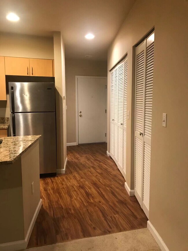 19500 Ballinger Way NE Unit 201, Shoreline, WA 98155 Condo for Rent