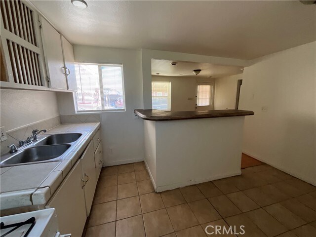 Foto del edificio - 1328 N Mt Vernon Ave