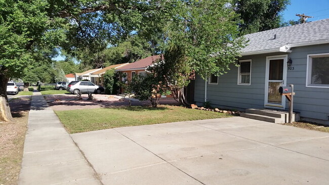Building Photo - Charming Updated Rancher in the Heart of C...