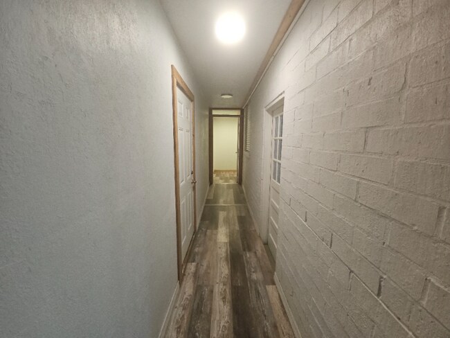 Foto del edificio - 16195 Highland Dr