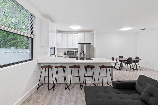 Foto del edificio - 1544 NW 59th St