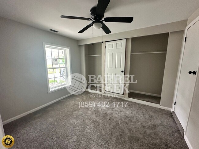 Foto del edificio - 115 Robertson Ln
